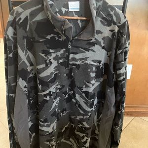 Men’s Columbia Gray Camouflage Pullover Fleece